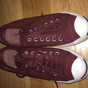 Maroon converse